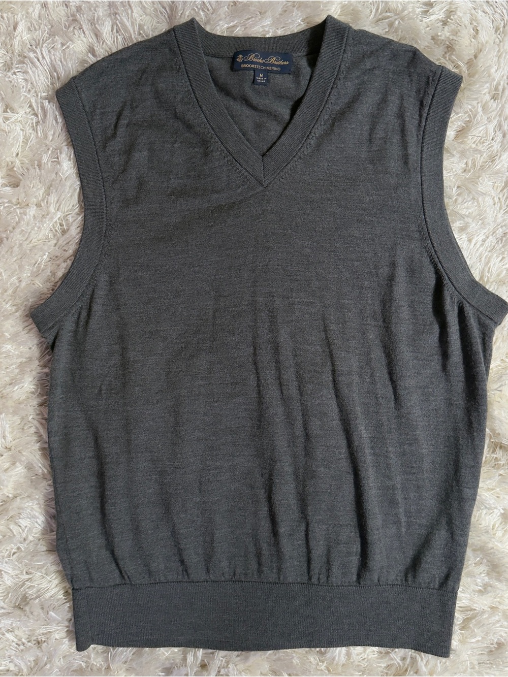 Brooks Brothers BrooksTech Merino Wool Gray Sweater Vest Mens M Preppy